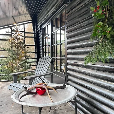 Chalet The Woods With Hottub & Airco