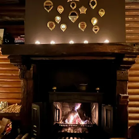 The Woods With Hottub & Airco Chalet