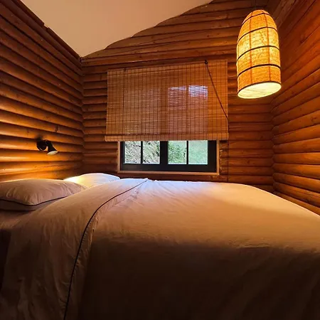 Chalet The Woods With Hottub & Airco *
